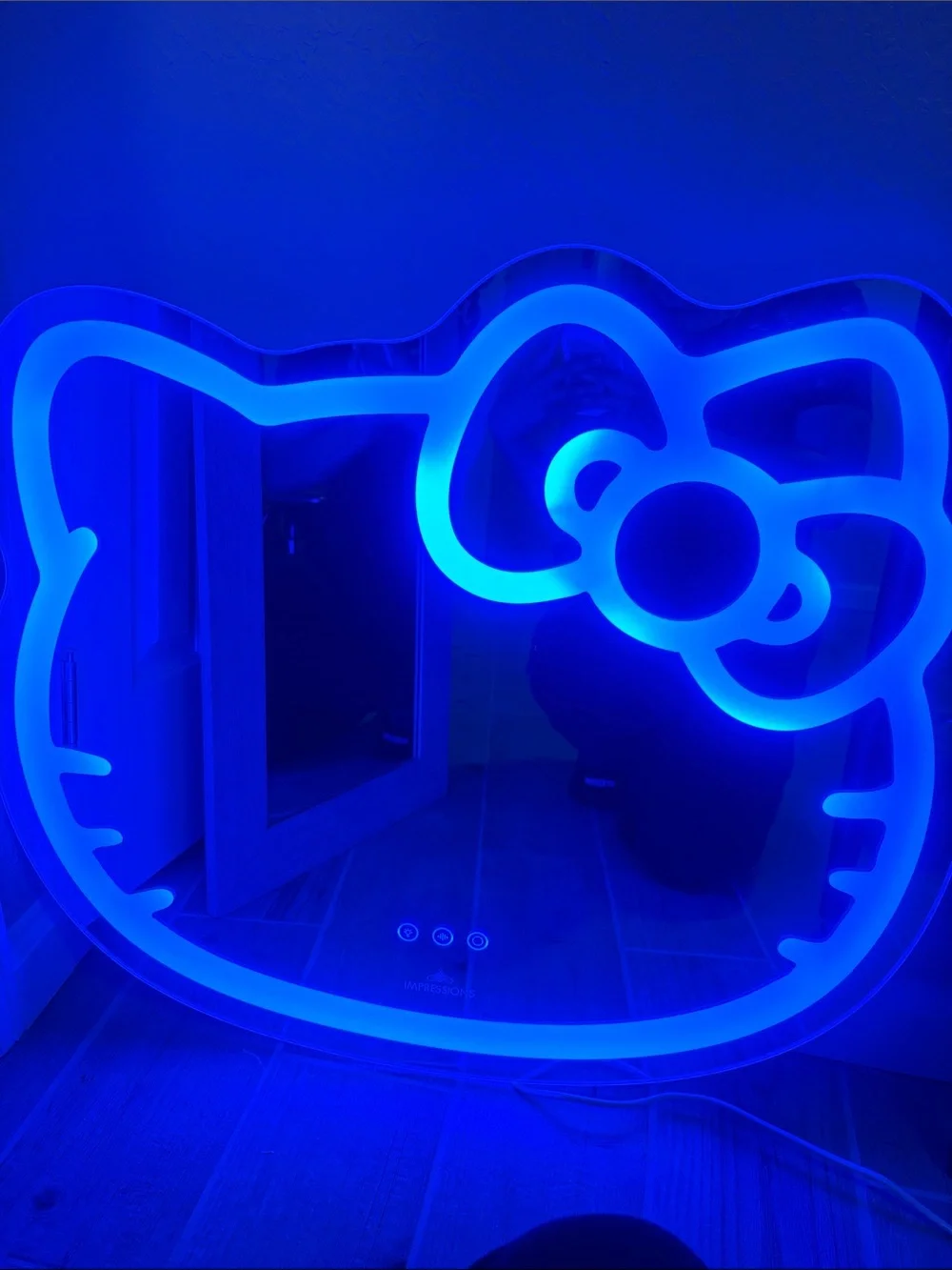 Hello Kitty Illuminated Wall Mirror - White LED Outline